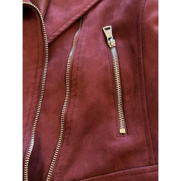 Vigoss Faux Suede Sz Medium Burgundy Moto Biker Jacket 3 Front Zippers Short - Picture 2 of 10